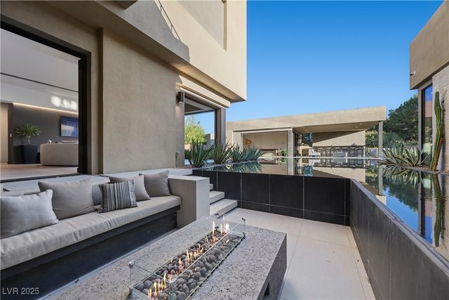 7070 Nomi Court, Las Vegas, NV 89120