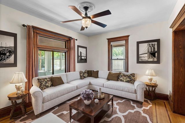 1507 Girard Avenue N, Minneapolis, MN 55411