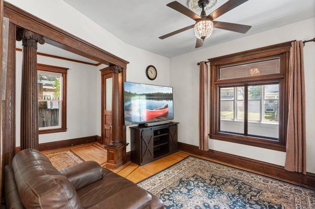 1507 Girard Avenue N, Minneapolis, MN 55411