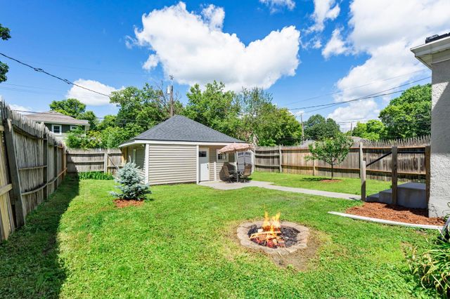 1507 Girard Avenue N, Minneapolis, MN 55411
