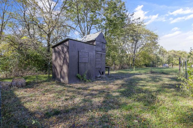 10490 Foody Road, London, OH 43140