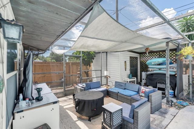 3227 48TH AVENUE N, St Petersburg, FL 33714