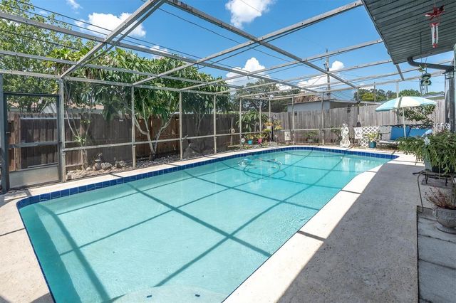 3227 48TH AVENUE N, St Petersburg, FL 33714