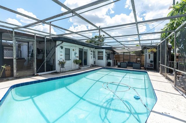 3227 48TH AVENUE N, St Petersburg, FL 33714