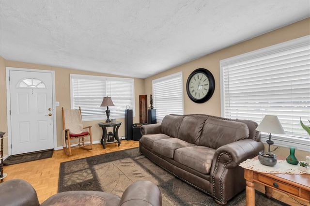 3227 48TH AVENUE N, St Petersburg, FL 33714