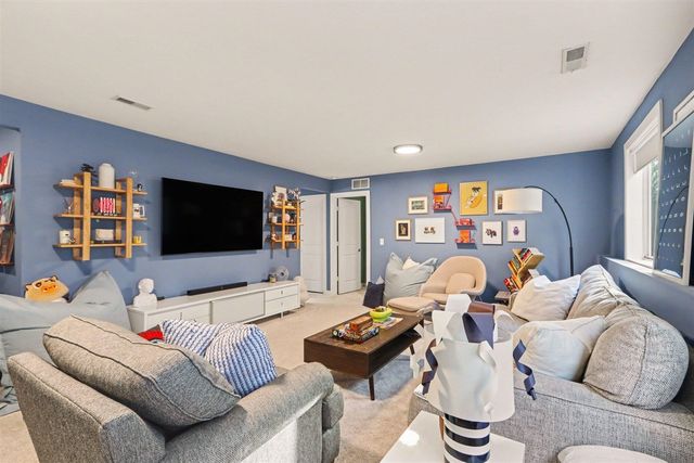 10108 Castle Creek Circle, Galesburg, MI 49053