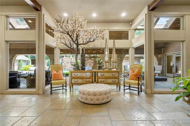 4401 Oak Road, Tulsa, OK 74105