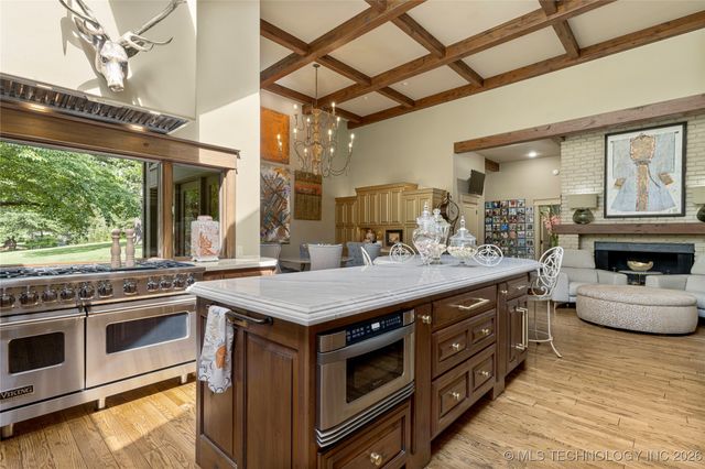 4401 Oak Road, Tulsa, OK 74105