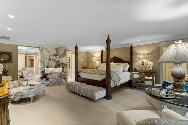 4401 Oak Road, Tulsa, OK 74105