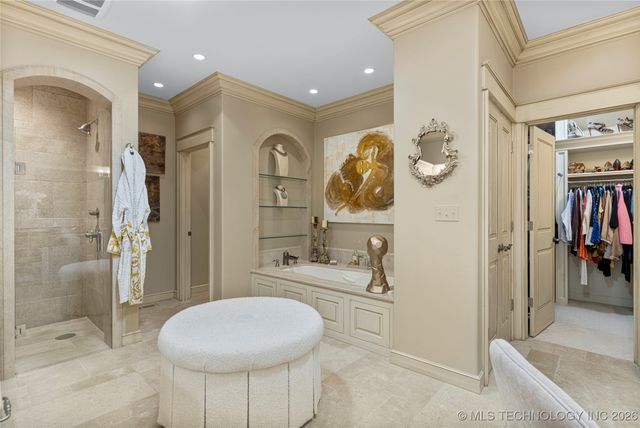 4401 Oak Road, Tulsa, OK 74105