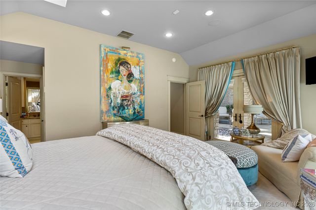 4401 Oak Road, Tulsa, OK 74105