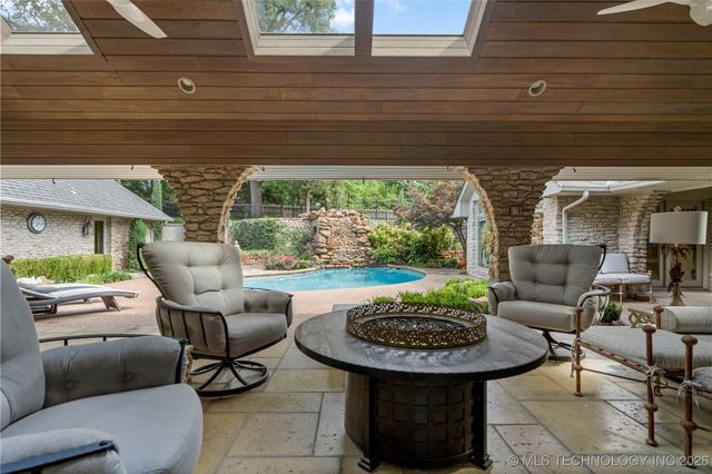 4401 Oak Road, Tulsa, OK 74105