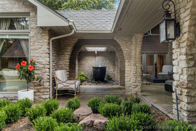 4401 Oak Road, Tulsa, OK 74105