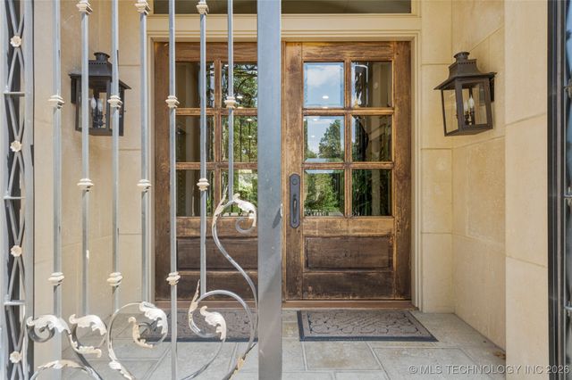 4401 Oak Road, Tulsa, OK 74105