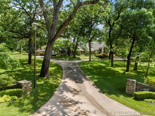 4401 Oak Road, Tulsa, OK 74105