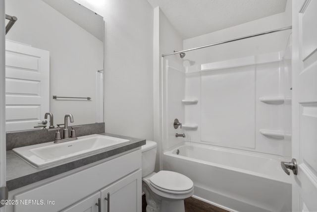 8390 HELMSLEY Boulevard, Jacksonville, FL 32119