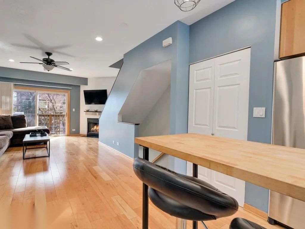 1540 N Greenview Avenue F, Chicago, IL 60642 — photo 3