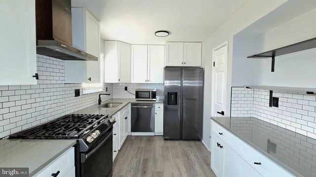 4214 CARTERET DR, Philadelphia, PA 19114