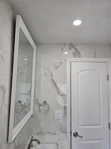 260 NE 118th Terrace 262, Miami, FL 33161