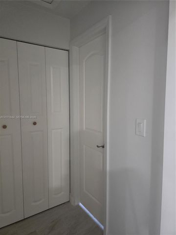260 NE 118th Terrace 262, Miami, FL 33161