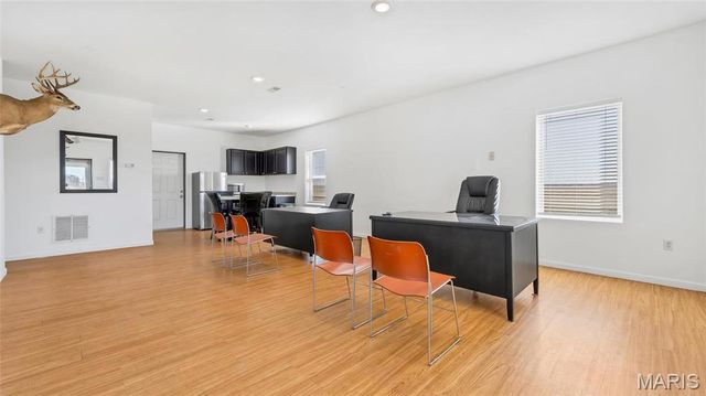 1187 S Highway 79, Winfield, MO 63389