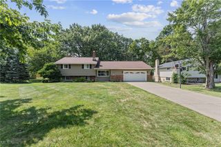 1062 Belwood Drive, Highland Heights, OH 44143