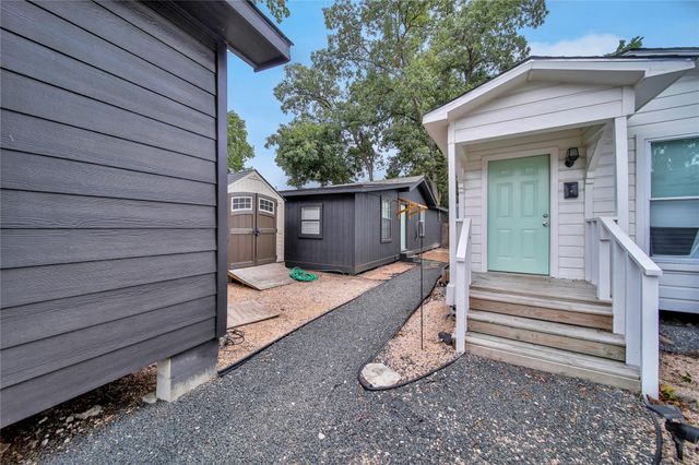 1710 Shelby Street A, Houston, TX 77009