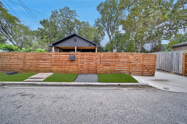 1710 Shelby Street A, Houston, TX 77009