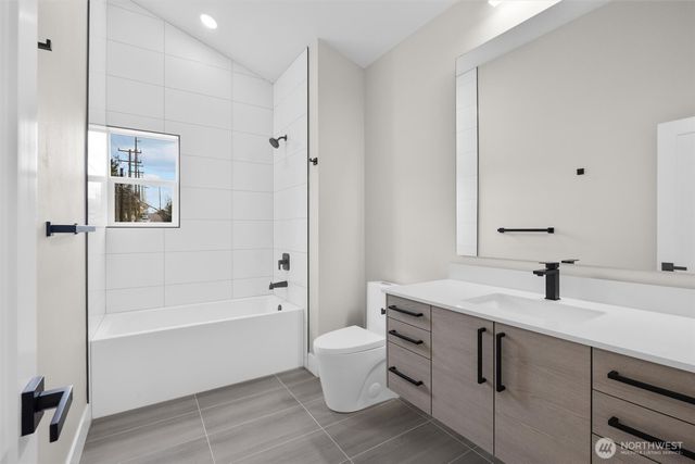 503 NE 42nd Street, Seattle, WA 98105