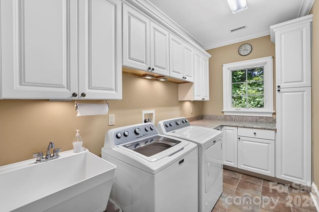 168 Chattooga Run, Hendersonville, NC 28739