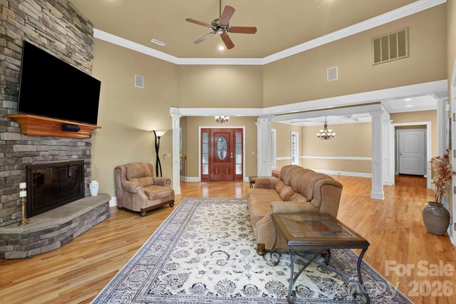 168 Chattooga Run, Hendersonville, NC 28739