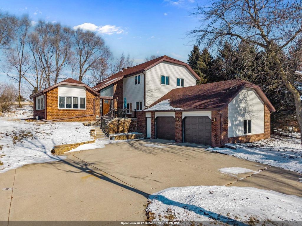 N1231 COUNTY RD V, Campbellsport, WI 53010