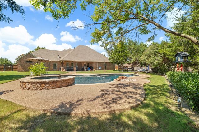 5820 Shiloh Forest Drive, Midlothian, TX 76065