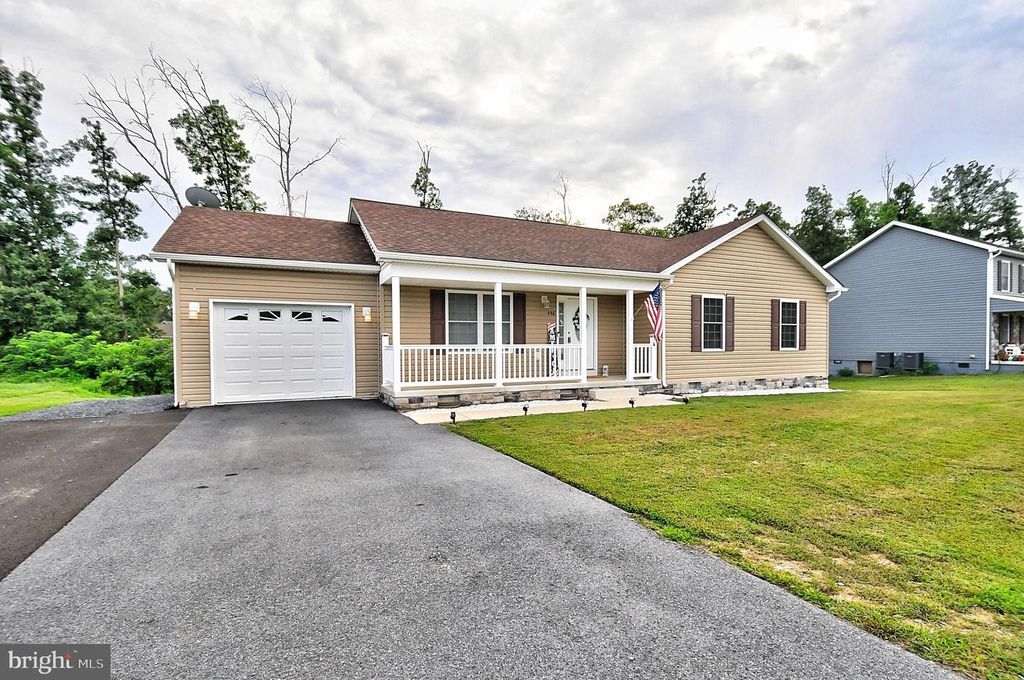 446 BASIN DR, Inwood, WV 25428