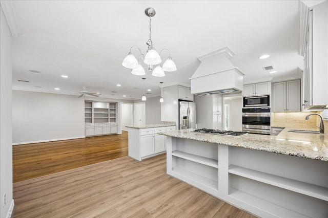 1134 Thornton Road, Houston, TX 77018