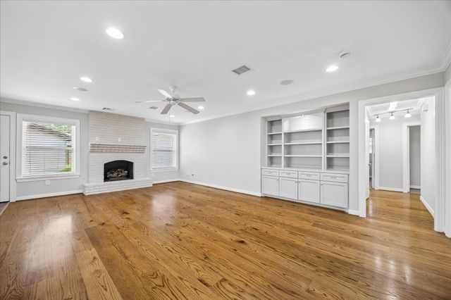 1134 Thornton Road, Houston, TX 77018