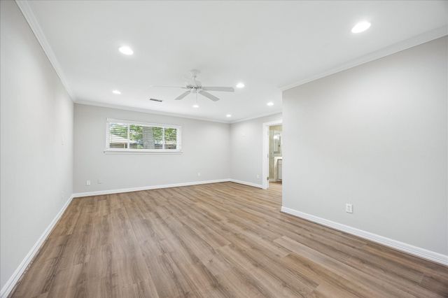 1134 Thornton Road, Houston, TX 77018