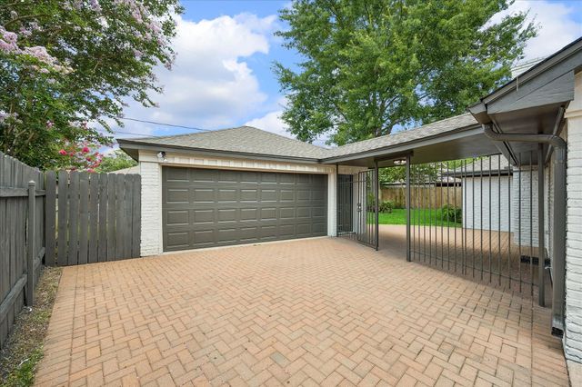 1134 Thornton Road, Houston, TX 77018