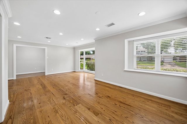 1134 Thornton Road, Houston, TX 77018