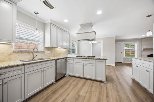 1134 Thornton Road, Houston, TX 77018