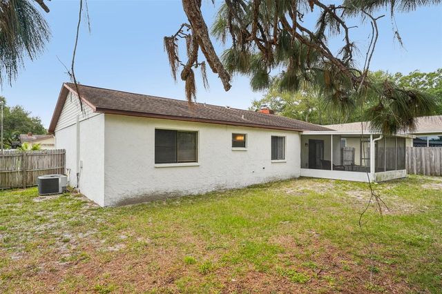 105 LOTUS CIRCLE, Safety Harbor, FL 34695