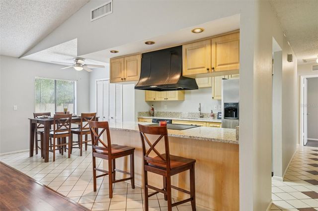 105 LOTUS CIRCLE, Safety Harbor, FL 34695