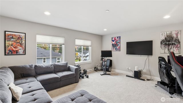 611 20th Avenue Ct SW, Puyallup, WA 98371