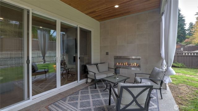 611 20th Avenue Ct SW, Puyallup, WA 98371