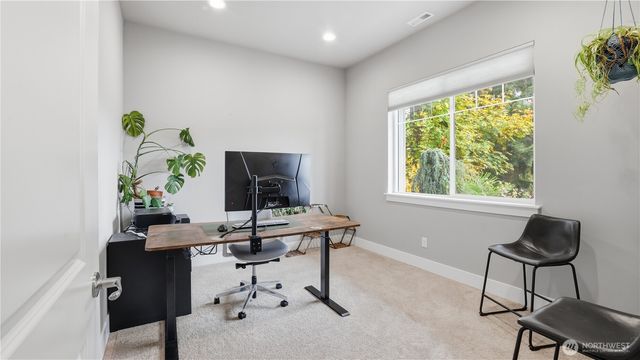 611 20th Avenue Ct SW, Puyallup, WA 98371