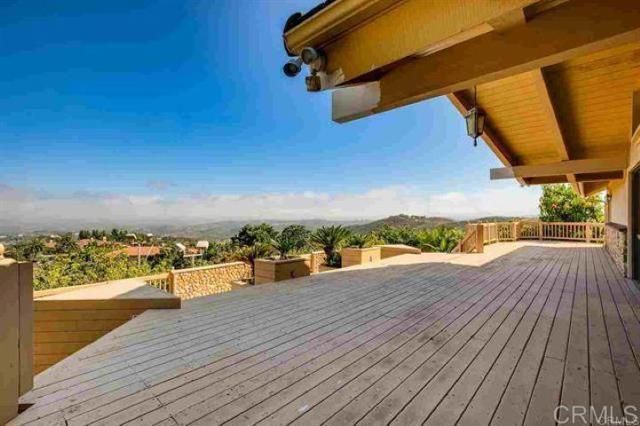 2081 Elevado Road, Vista, CA 92084