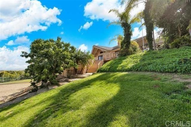 2081 Elevado Road, Vista, CA 92084