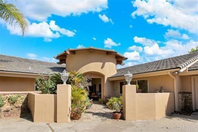 2081 Elevado Road, Vista, CA 92084