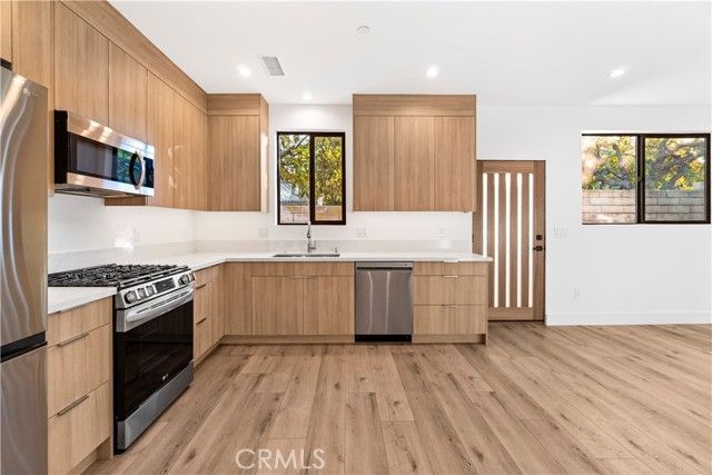7663 Maestro, West Hills (los Angeles), CA 91304