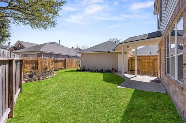 9526 Wakefield Village Drive, Houston, TX 77095